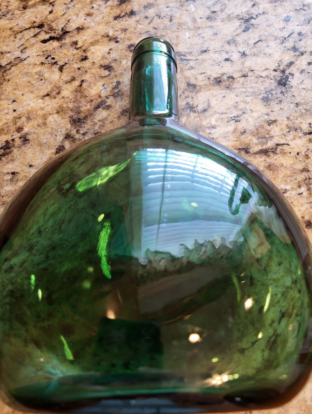 VTG Emerald Green 8 x 6 Inch Decorative Glass Bottle Vase - Home Art